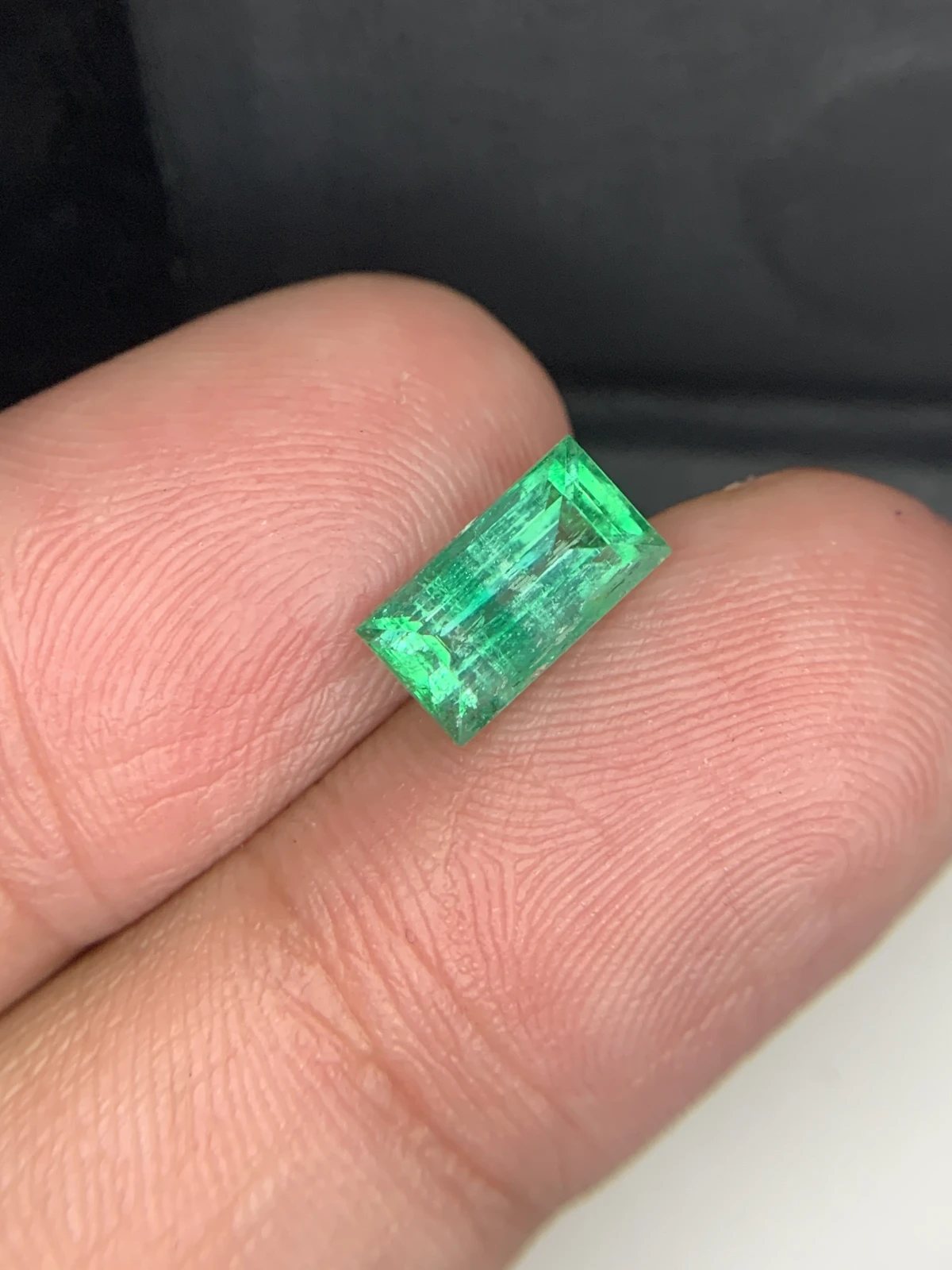 Natural Green Emerald 2.43 Carat Faceted Rectangular Cut Loose Gemstone — view 17